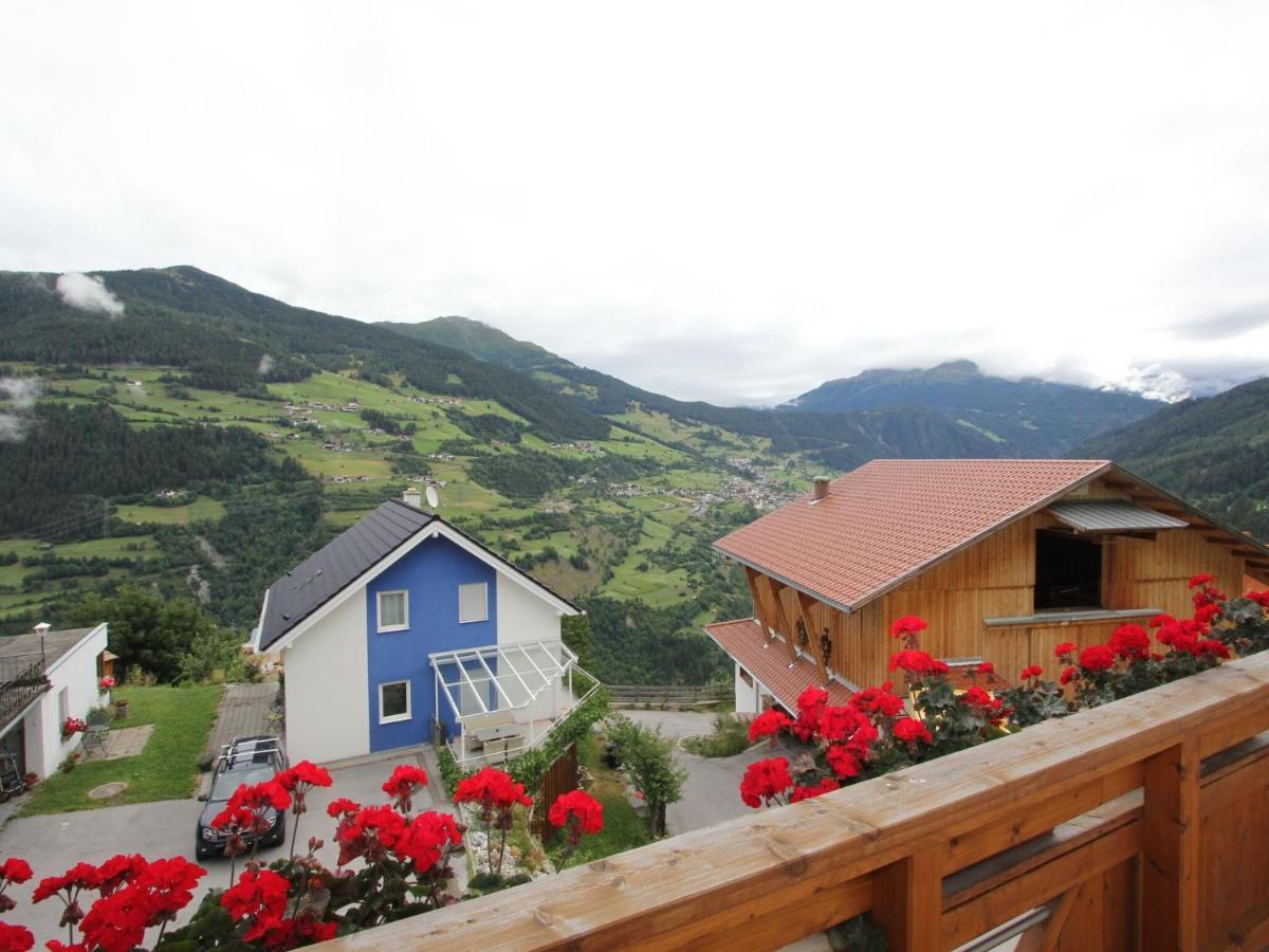 Modern Apartment In Hochgallmigg With Balcony Exterior photo